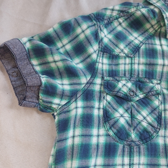 Eighty Eight Platinum Short Sleeve Flannel Button Up Plaid Shirt, Small - Picture 3 of 9